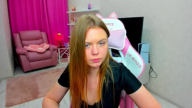 Strawberrye live sex cam