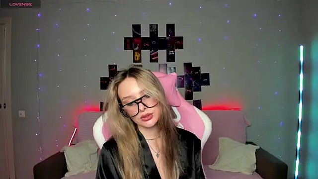 Suzie_Q69 live sex cam