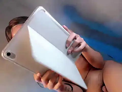 water_lily28 live sex cam