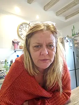 Misspapillon1840 live sex cam