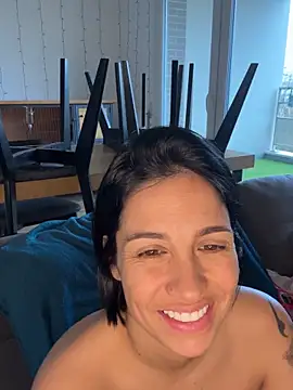 LaPetiteKim live sex cam