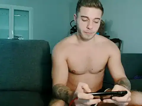 Elkafit28 live sex cam