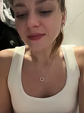 ValenciaShock live sex cam