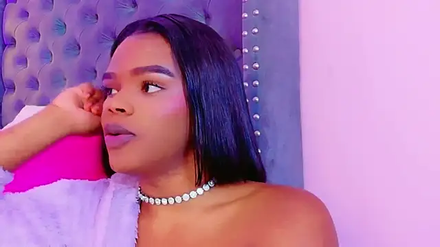 CamiEstrada live sex cam