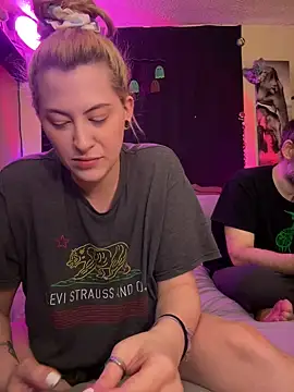 Mallorykoxx69 live sex cam