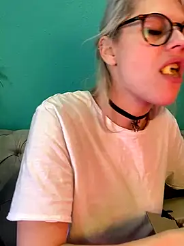 TheRealJessyLey live sex cam