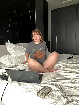 Nura_n_Sarah live sex cam