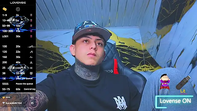 Kevin22_222 live sex cam