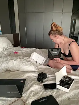 Nura_n_Sarah live sex cam