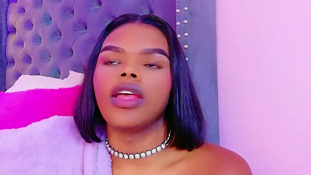 CamiEstrada live sex cam