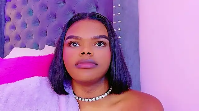 CamiEstrada live sex cam