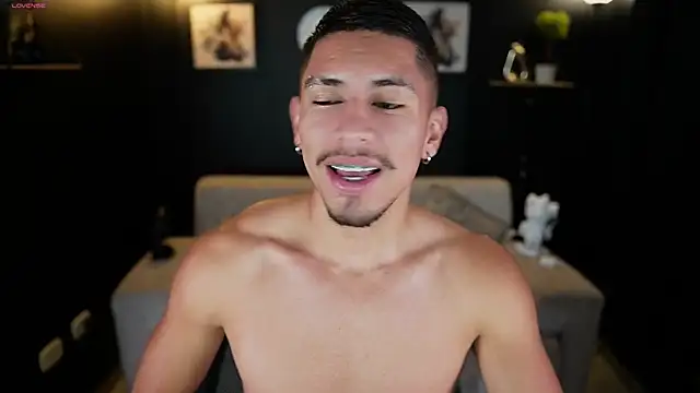 Aaronfox_x live sex cam