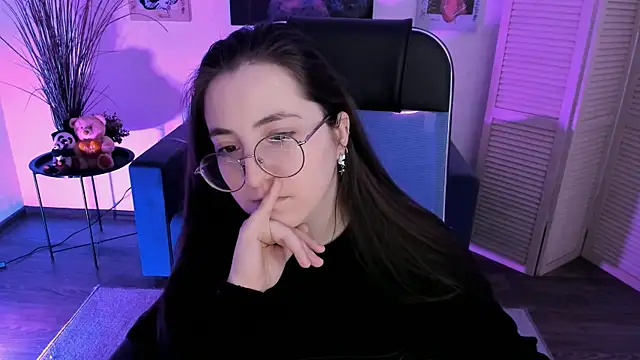 VirtuallVoyant live sex cam