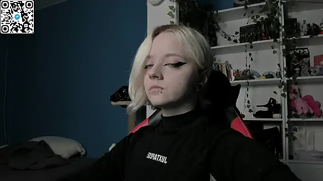 Holy_Mistress_S live sex cam