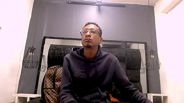 Jose_Smoke live sex cam