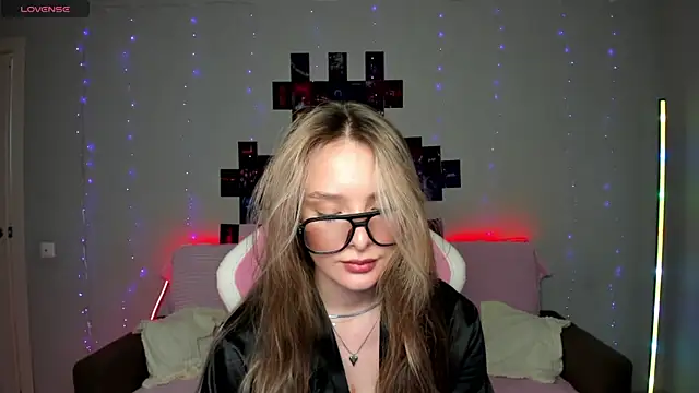 Suzie_Q69 live sex cam