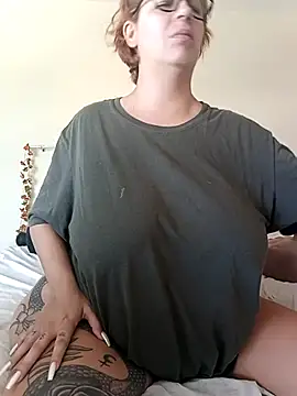 Escarlate4you_ live sex cam