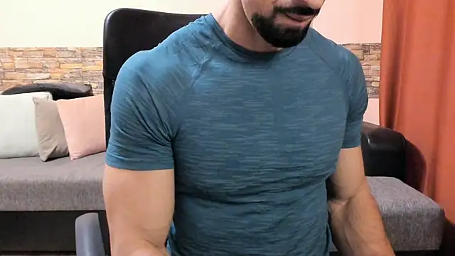 HotHunkTrainer live sex cam