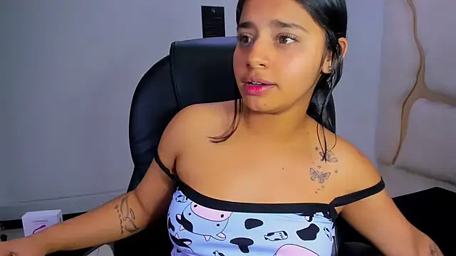 ScarletDoll live sex cam