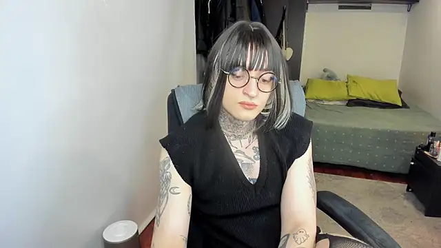 ShiiraVelkor live sex cam