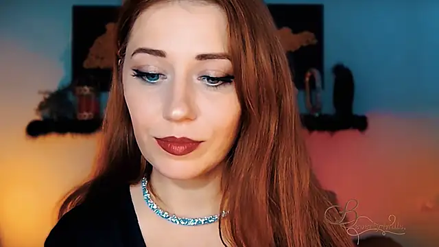 MissBeverlyMills live sex cam