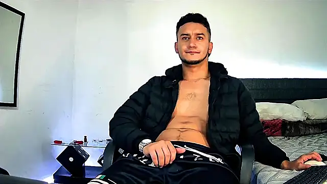 Kevin_Torres live sex cam
