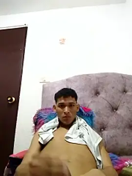 Luigi_cumming1 live sex cam