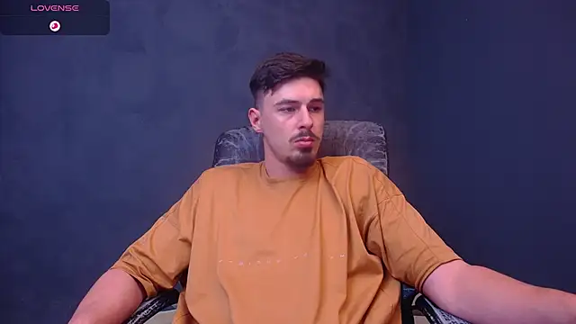 EnzoRace live sex cam