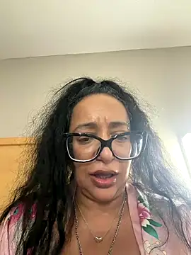 PichyPrettyPussy live sex cam