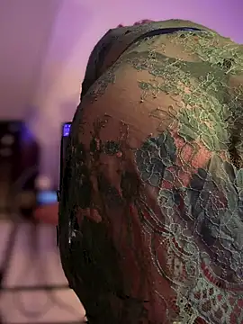 Natural_BIGASS_Nina live sex cam