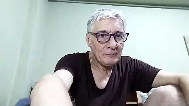 BIGUNCUTHARDCOCK live sex cam