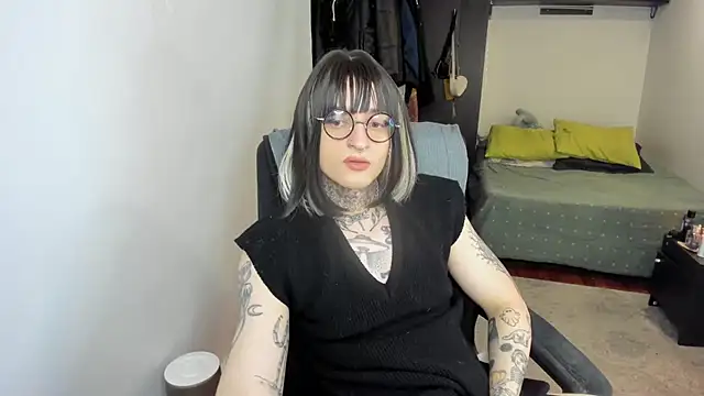 ShiiraVelkor live sex cam