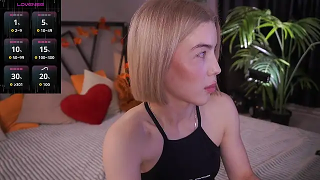 LindaThacker live sex cam