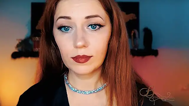 MissBeverlyMills live sex cam