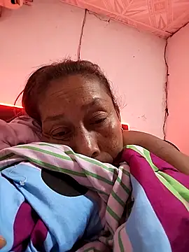 Naomi-Mature live sex cam