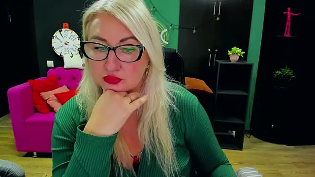 ChristyBrooks live sex cam