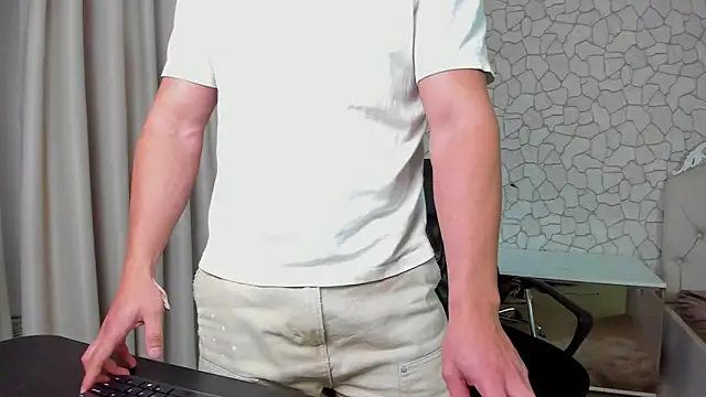 ClintMasters live sex cam