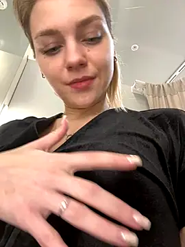 ValenciaShock live sex cam