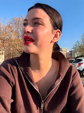 KikiWatson live sex cam