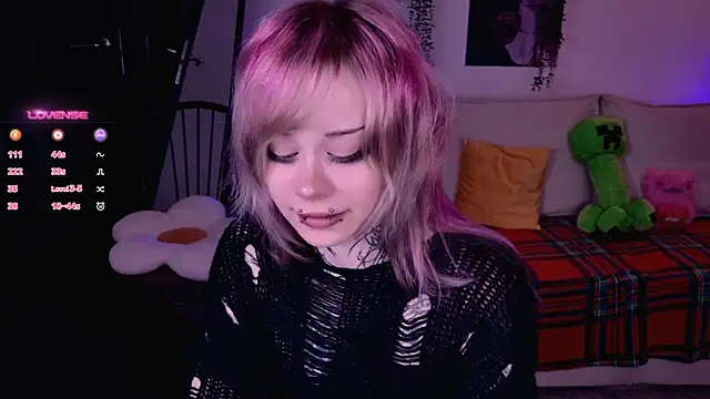 Lollyshy live sex cam