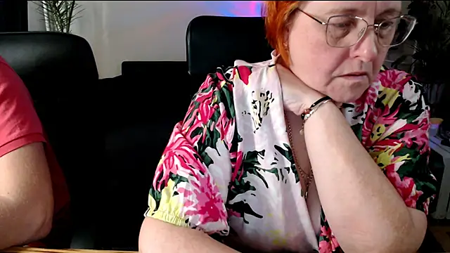 JoannaAndNeighbour live sex cam