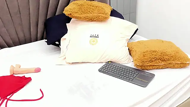 ElenaHills live sex cam