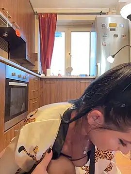 Hotmomcheckk_ live sex cam