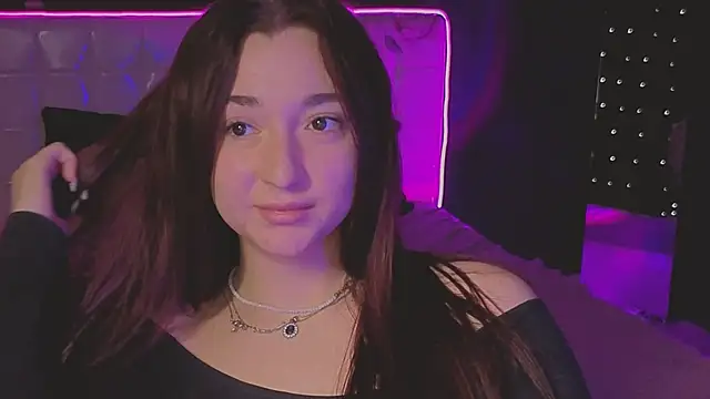 YasmineWest live sex cam