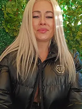 MILFBARBY live sex cam