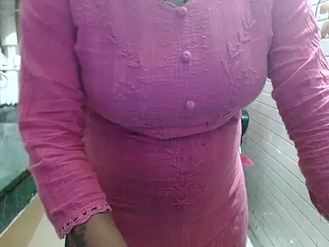 LovingPihu live sex cam