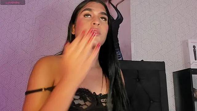 Selena_fox7 live sex cam