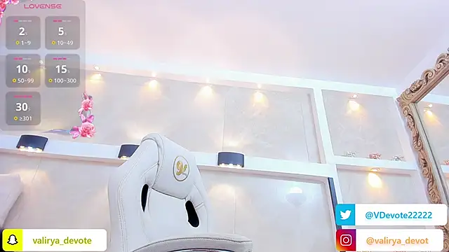 valirya_devote live sex cam