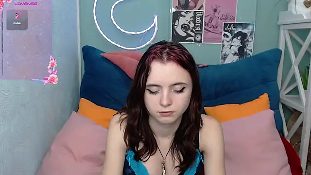 VivienneRo live sex cam