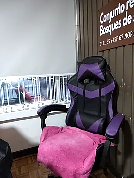 Cute_Penelope live sex cam